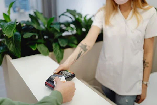 电签版pos机2025新款，在线平台注销麻烦吗？